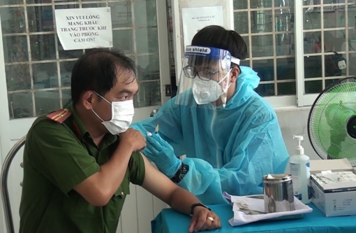 Chợ Mới triển khai tiêm 3.963 liều vaccine phòng COVID-19 đợt 5