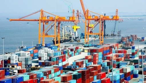 Xuất nhập khẩu 'miễn nhiễm' COVID-19