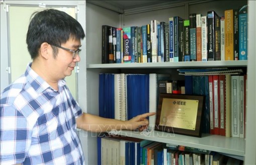 Con đường khoa học của Giáo sư được phong hàm ở tuổi 40