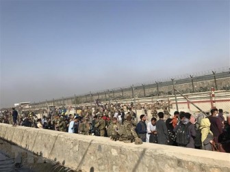 Tình hình Afghanistan: Đụng độ ở sân bay Kabul, có thương vong