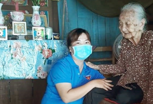 Nữ Bí thư Xã đoàn gương mẫu làm theo Bác
