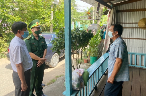 Bộ đội Biên phòng An Giang hỗ trợ gần 200 triệu đồng cho gia đình chính sách, hộ nghèo khu vực biên giới