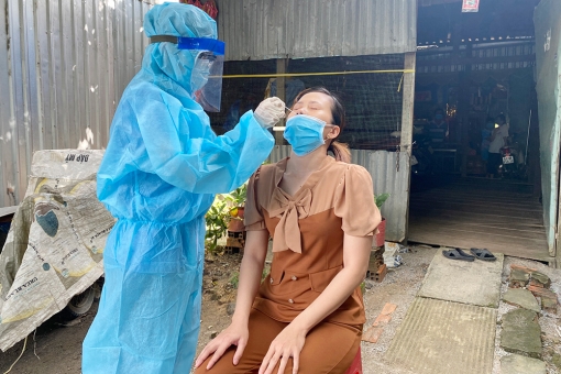 Ra quân Đội Thanh niên tình nguyện hỗ trợ lấy mẫu test nhanh trong cộng đồng tại huyện Châu Thành