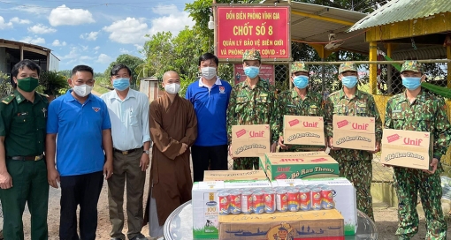 Động viên 21 chốt biên giới huyện Tri Tôn