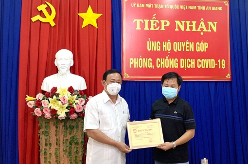 Ông Phan Hữu Luật ủng hộ 60 tấn gạo hỗ trợ người dân gặp khó khăn do ảnh hưởng dịch bệnh COVID-19 tại huyện Thoại Sơn và TP. Long Xuyên