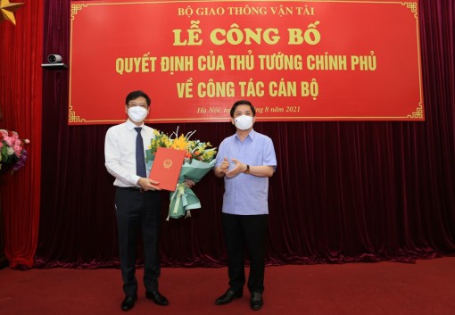 Công bố quyết định của Thủ tướng Chính phủ về công tác cán bộ
