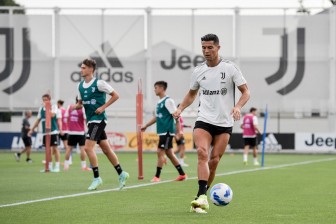 Man City: Lỡ Harry Kane, mơ viết sử với Ronaldo