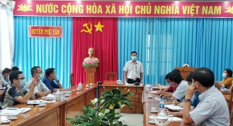 Phú Tân triển khai công tác phòng, chống dịch bệnh COVID-19 trong trường học chuẩn bị năm học mới