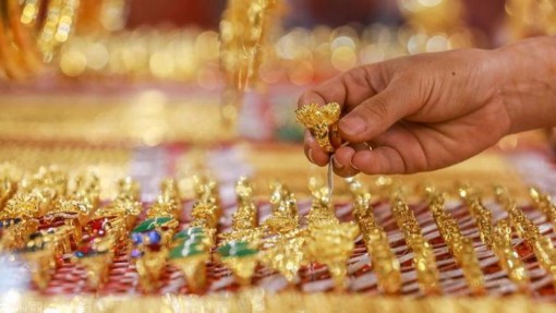 Giá vàng trong nước giảm sâu theo đà giảm của vàng thế giới