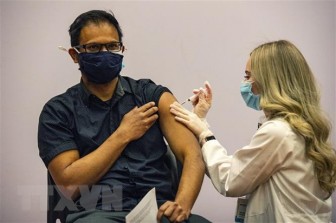 COVID-19: Những nguy cơ từ việc một số nước tiêm vaccine tăng cường