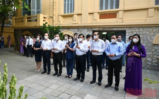 Lãnh đạo TP Hà Nội dâng hương tưởng niệm Tổng Bí thư Trần Phú