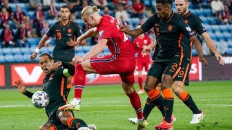 Loại bỏ Van Dijk, Haaland đem về 1 điểm cho Na Uy