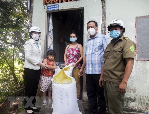 Xuất cấp hơn 42.000 tấn gạo dự trữ quốc gia hỗ người dân gặp khó khăn