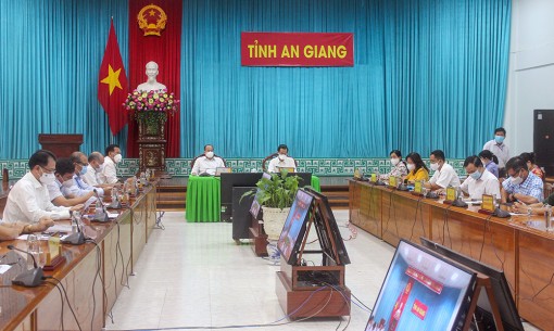 Thủ tướng Chính phủ Phạm Minh Chính chủ trì cuộc họp trực tuyến toàn quốc về công tác phòng, chống dịch COVID-19