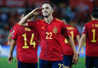 Tây Ban Nha chiếm ngôi đầu nhờ chiến thắng "4 sao"