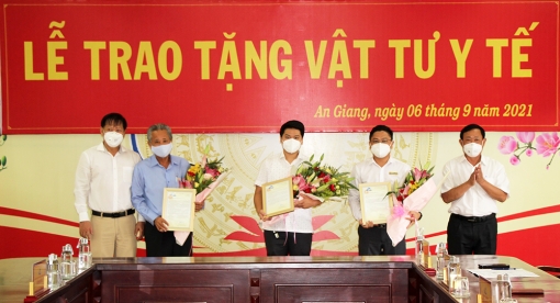 An Giang tiếp nhận trang thiết bị, vật tư y tế phòng, chống dịch COVID-19