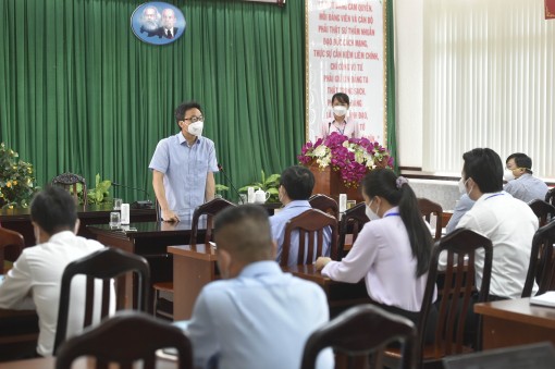 Chuẩn bị kỹ phương án từng bước mở lại hoạt động kinh tế, sản xuất