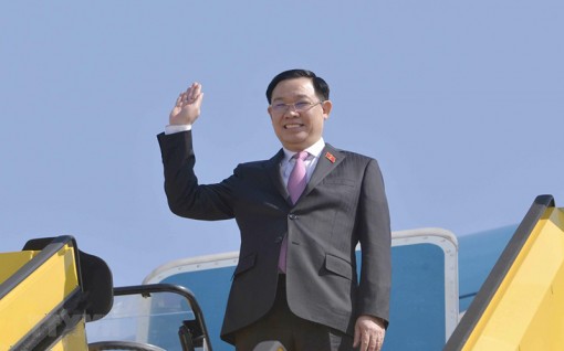 Chủ tịch Quốc hội đến Brussels, bắt đầu chuyến thăm, làm việc với EP, EU và Vương quốc Bỉ