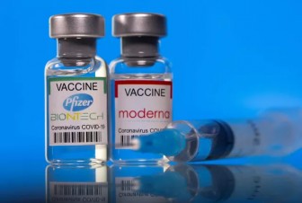 Bộ Y tế đề nghị các địa phương xem xét tiêm trộn vắc-xin COVID-19 Moderna và Pfizer