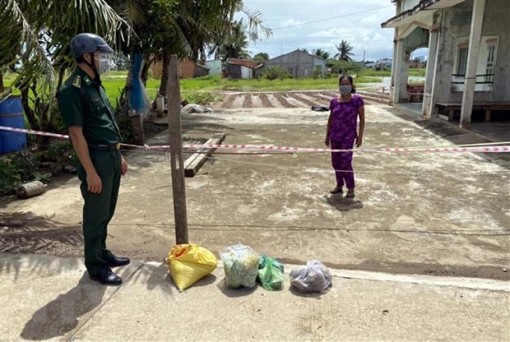 Xuất cấp gạo và hàng dự trữ quốc gia hỗ trợ tỉnh phòng, chống dịch