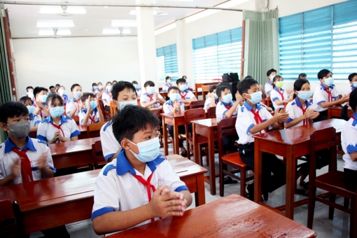 Không thu học phí học kỳ I năm học 2021-2022 toàn bộ trẻ mầm non, học sinh phổ thông và học viên giáo dục thường xuyên