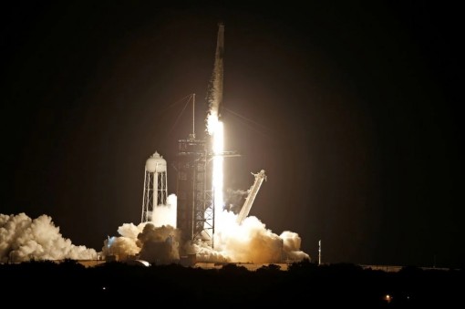 SpaceX đưa phi hành đoàn dân sự đầu tiên lên quỹ đạo