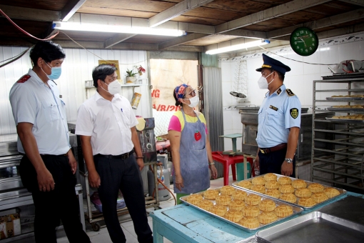Kiểm tra an toàn thực phẩm Tết Trung thu
