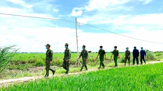 Đảng viên quân hàm xanh nơi tuyến đầu chống dịch - Kỳ 2: “Bước chân anh nghiêng trời biên giới”