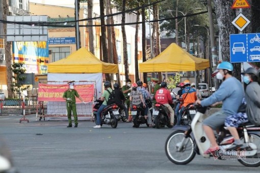 50% cán bộ, công chức ở TP.HCM được đến cơ quan làm việc từ 1-10