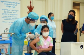 Thái Lan, Campuchia đẩy mạnh tiêm vaccine ngừa COVID-19