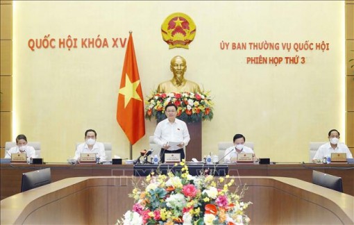 Bế mạc Phiên họp thứ ba của Ủy ban Thường vụ Quốc hội
