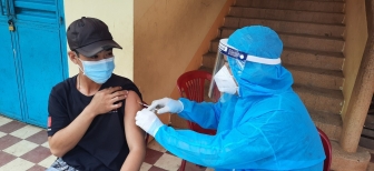 Chợ Mới hoàn thành tiêm vaccine phòng COVID-19 cho người dân sống trong vùng dịch