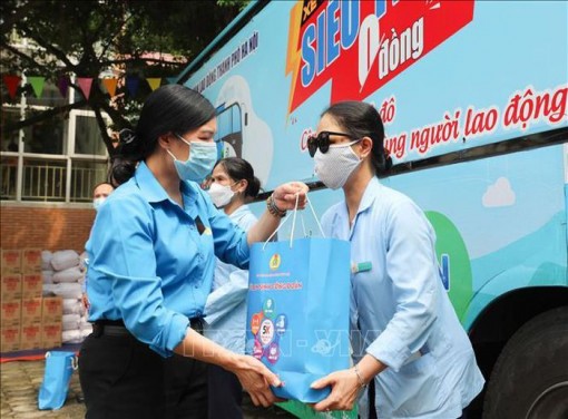 Đoàn kết toàn dân tộc, chiến thắng đại dịch COVID-19