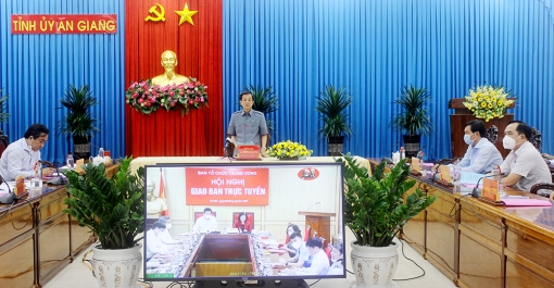 Bí thư Tỉnh ủy An Giang Lê Hồng Quang tham dự hội nghị giao ban trực tuyến đánh giá tình hình, kết quả công tác tổ chức xây dựng Đảng
