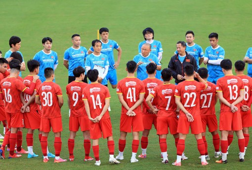 Tuyển Việt Nam: Lực mạnh, thầy Park vẫn thấp thỏm