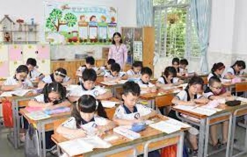 Hơn 10 tỉnh, thành miễn học phí cho học sinh
