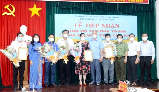 An Giang: Hơn 3,1 tỷ đồng ủng hộ Chương trình "Sóng và máy tính cho em"