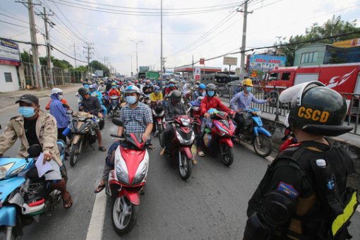 Đề xuất người lao động được đi xe máy di chuyển giữa TP HCM và 4 tỉnh lân cận