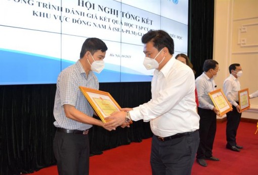 Học sinh tiểu học Việt Nam đứng đầu 6 nước Đông Nam Á về toán, đọc hiểu và viết