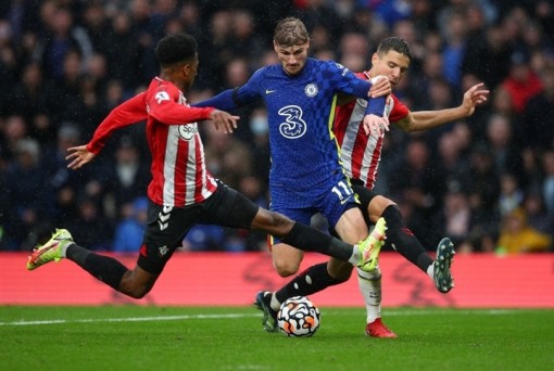 Đánh bại Southampton, Chelsea chiếm ngôi đầu