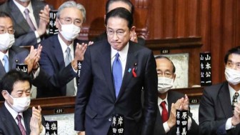 Tân Thủ tướng Nhật Bản Fumio Kishida và Nội các tuyên thệ nhậm chức