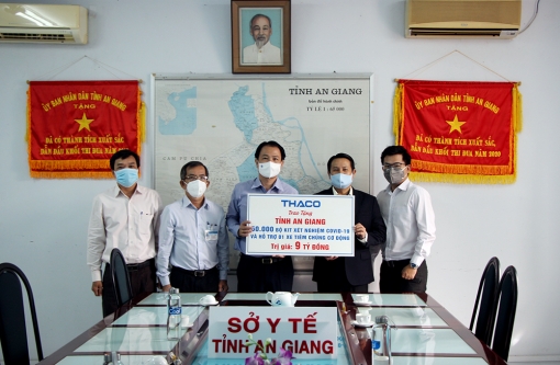 Công ty Cổ phần Ôtô Trường Hải (Thaco) tặng tỉnh An Giang 50.000 bộ kit xét nghiệm COVID-19 và 1 xe tiêm chủng cơ động trị giá 9 tỷ đồng