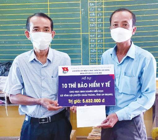 Tiếp bước học sinh đến trường