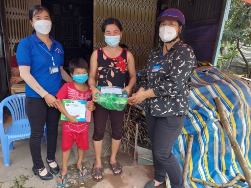 Chăm lo cho các em học sinh gặp khó khăn