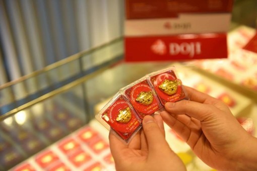 Giá vàng hôm nay 11-10: Rập rình vượt mốc 58 triệu đồng/lượng