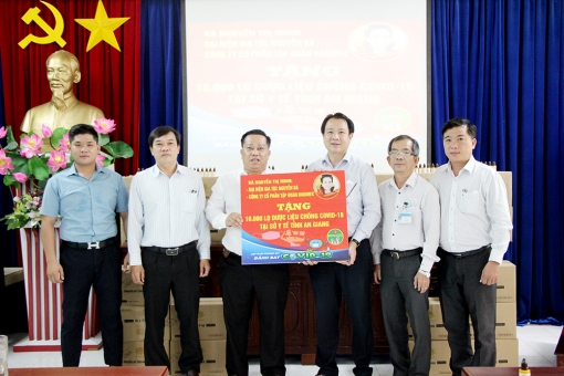 Sở Y tế An Giang tiếp nhận 10.000 lọ dược liệu chống COVID-19
