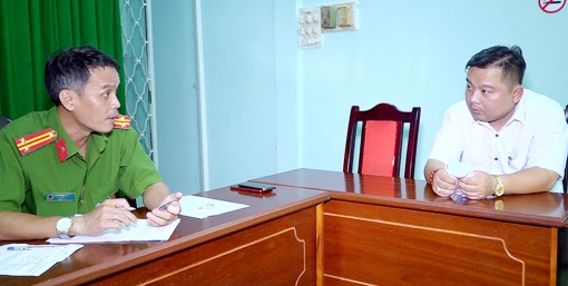 Công an giả, ở tù thật