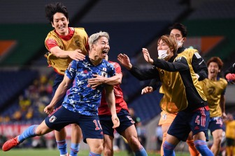 Nhật Bản giành chiến thắng quan trọng trước Australia