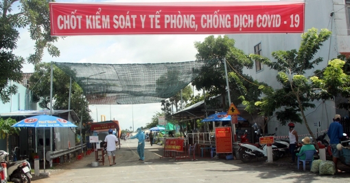 Chợ Mới không bố trí chốt cố định, chỉ kiểm soát người/phương tiện di chuyển từ "vùng vàng" qua "vùng xanh"