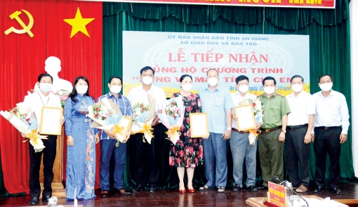 Dạy và học trực tuyến